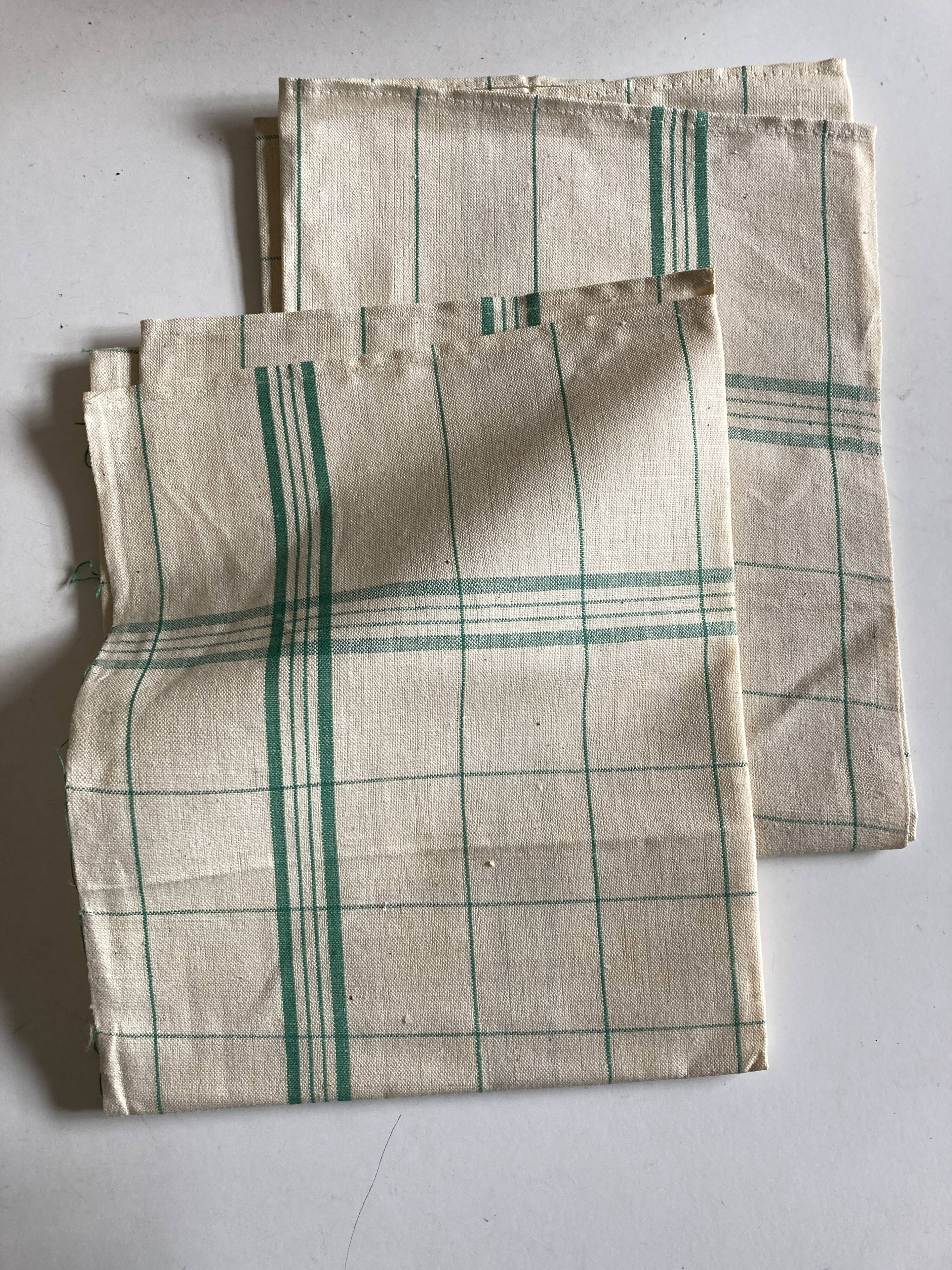 Set of 2 linen reserve towels 1960