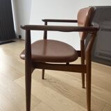 A Set of 5 HOUSE OF FIN JUHL CHAIRS - 108 AND 109 - WALNUT AND LEATHER