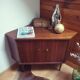 Corner cabinet