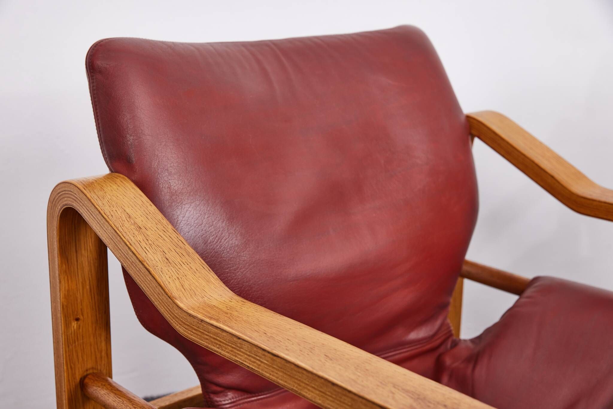 Vintage, Leather and Plywood Andy Armchairs by Janos Bodnar, Hungary, 1977, Set of 2