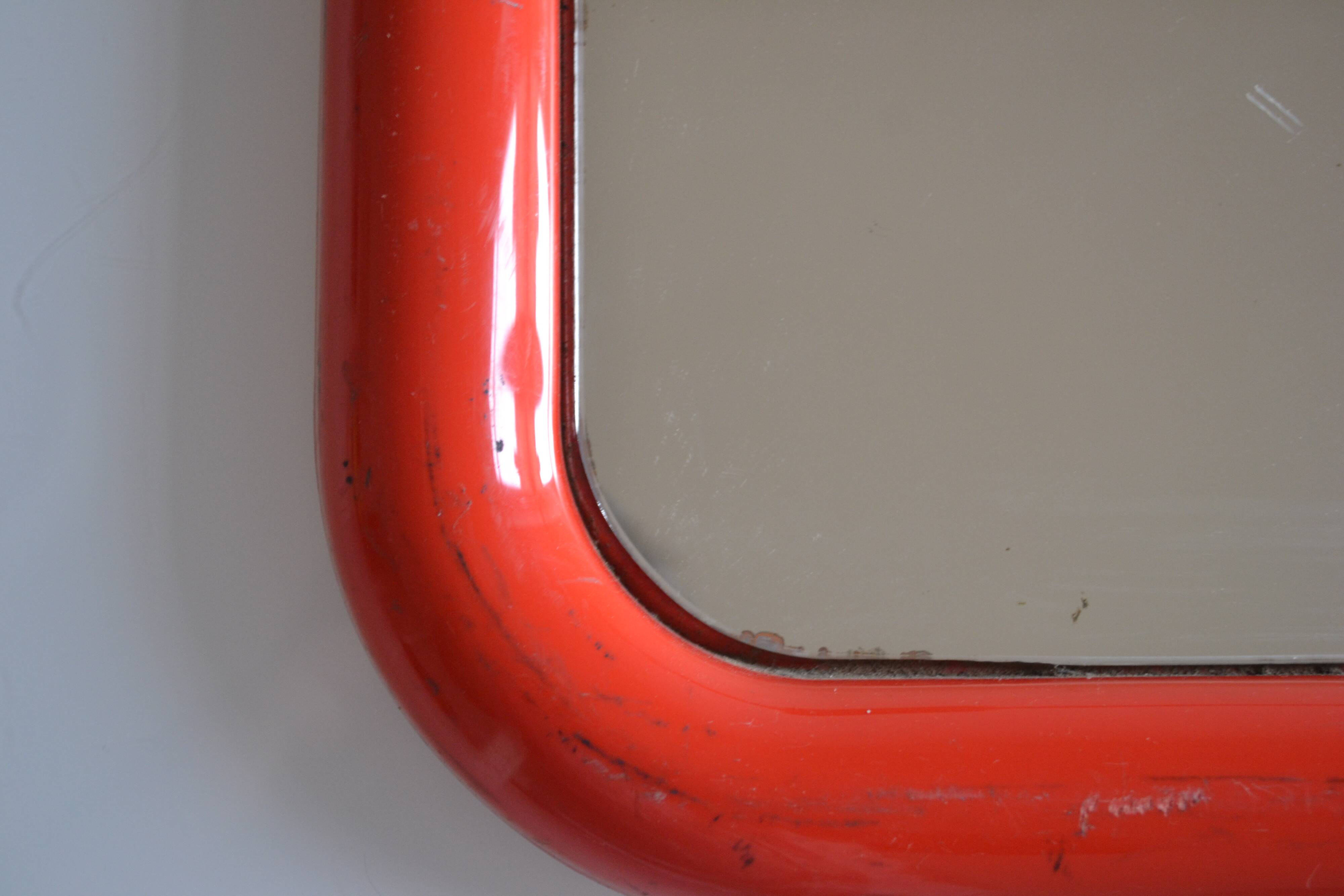 Miroir annees 70 plastique rouge style scandinave