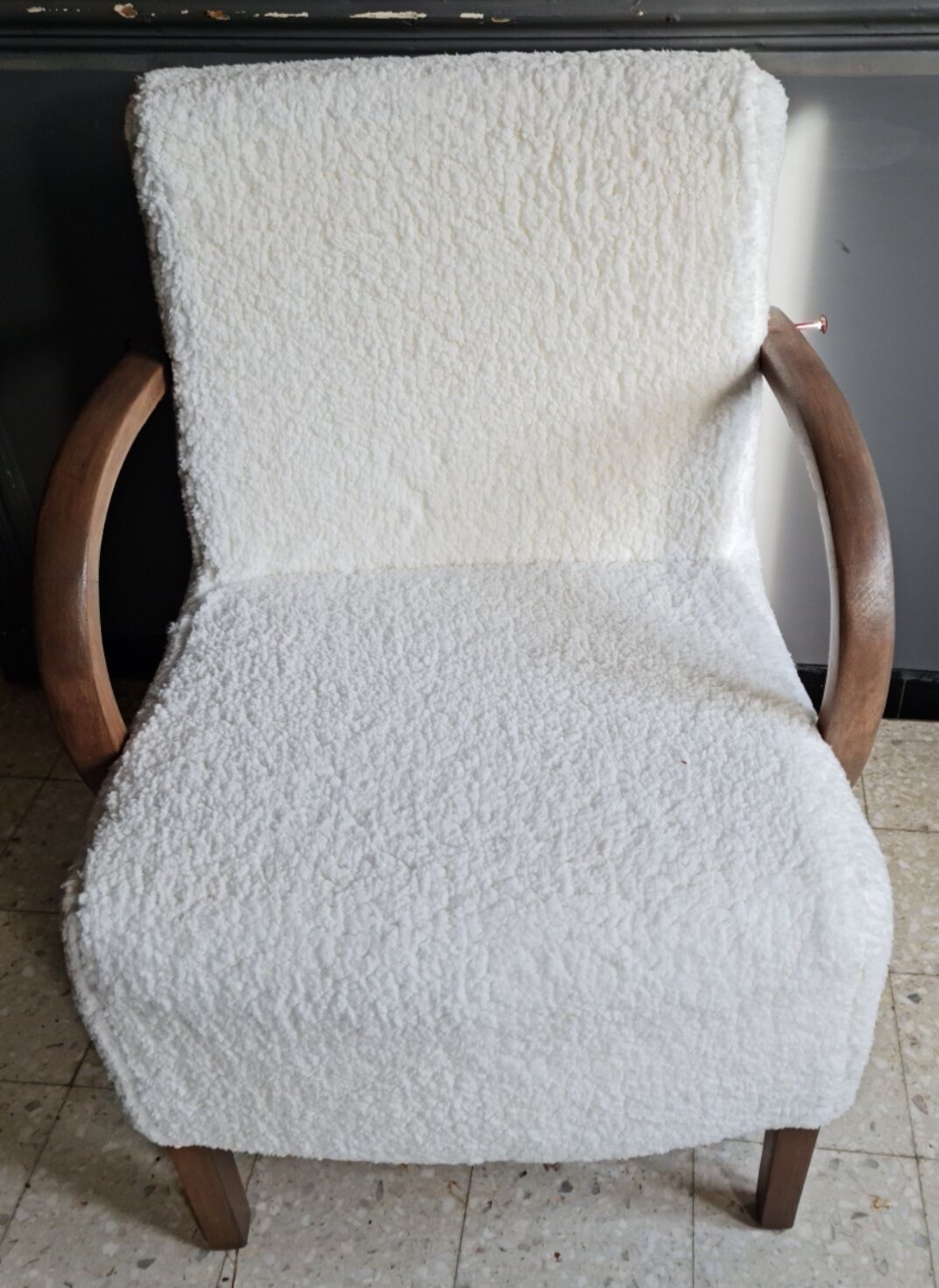 Armchair completely redone fabrics moumoute and its matching rectangular cushion