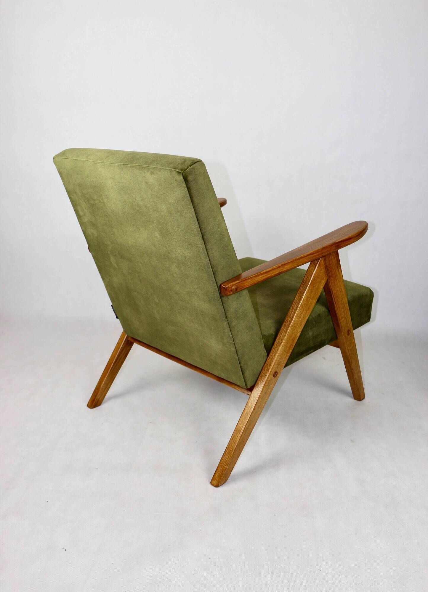 Fauteuil modèle B-310 avec revêtement vert olive, années 1970