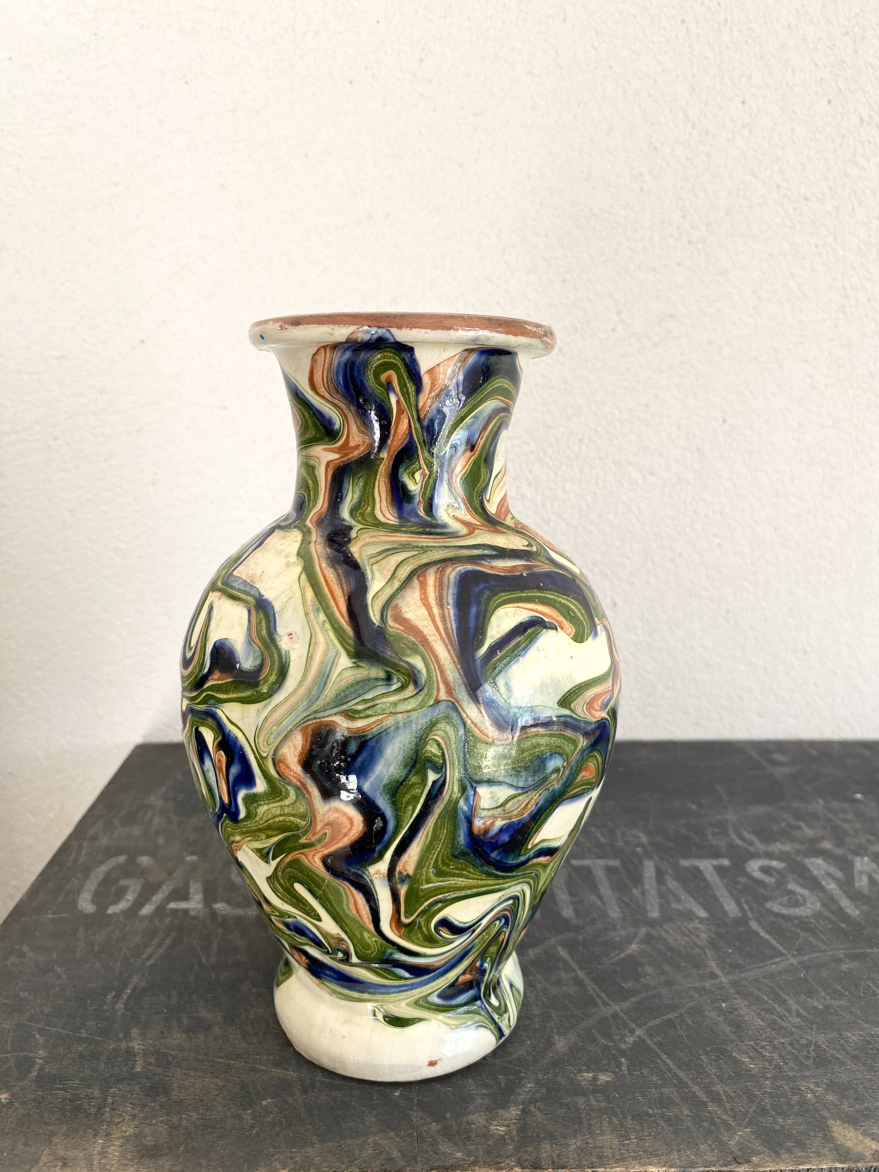 Mixed earth ceramic vase