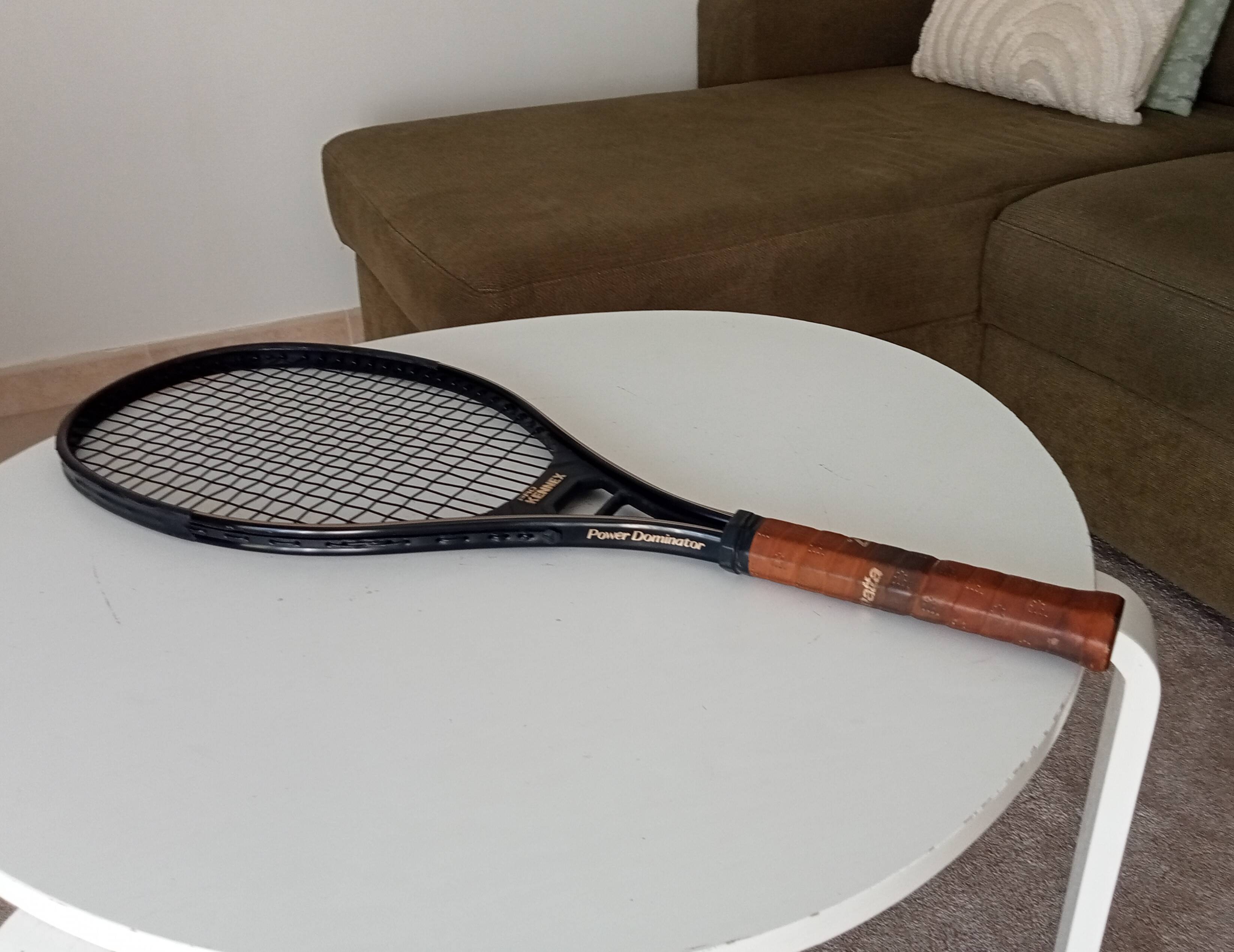 Vintage tennis racket Kennex Power Dominator from the 1980s.