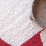 Contemporary red and white rug - 346 x 246 cm