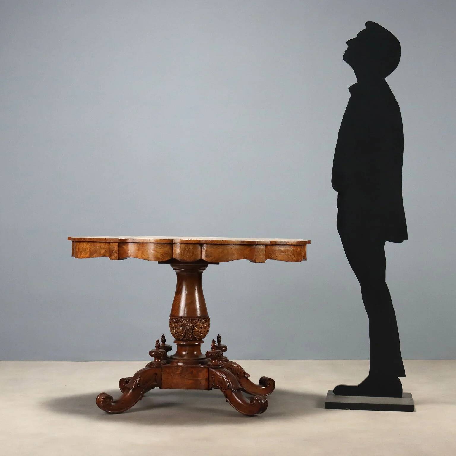 Table à biscuits Luigi Filippo en noyer