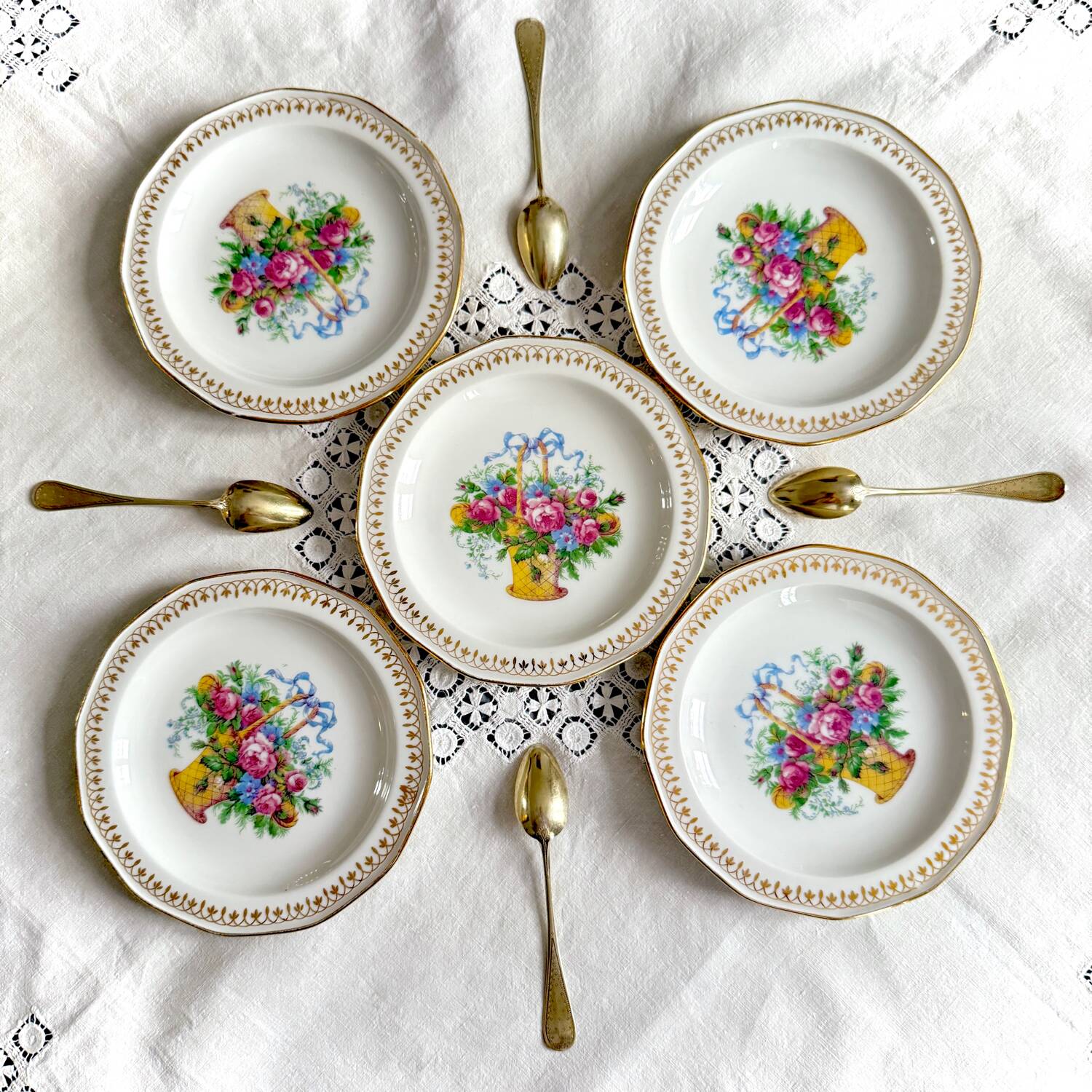 5 Assiettes à Dessert en Porcelaine de Limoges Nœud, Fleurs et Panier