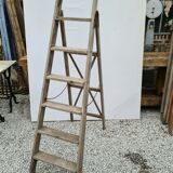 Wooden painter's stepladder