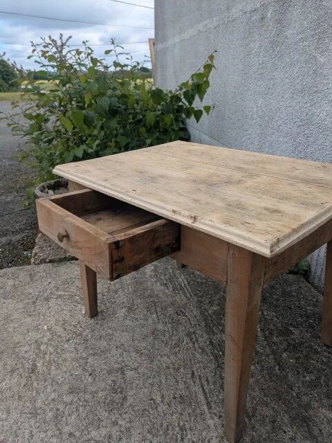 Low farmhouse table