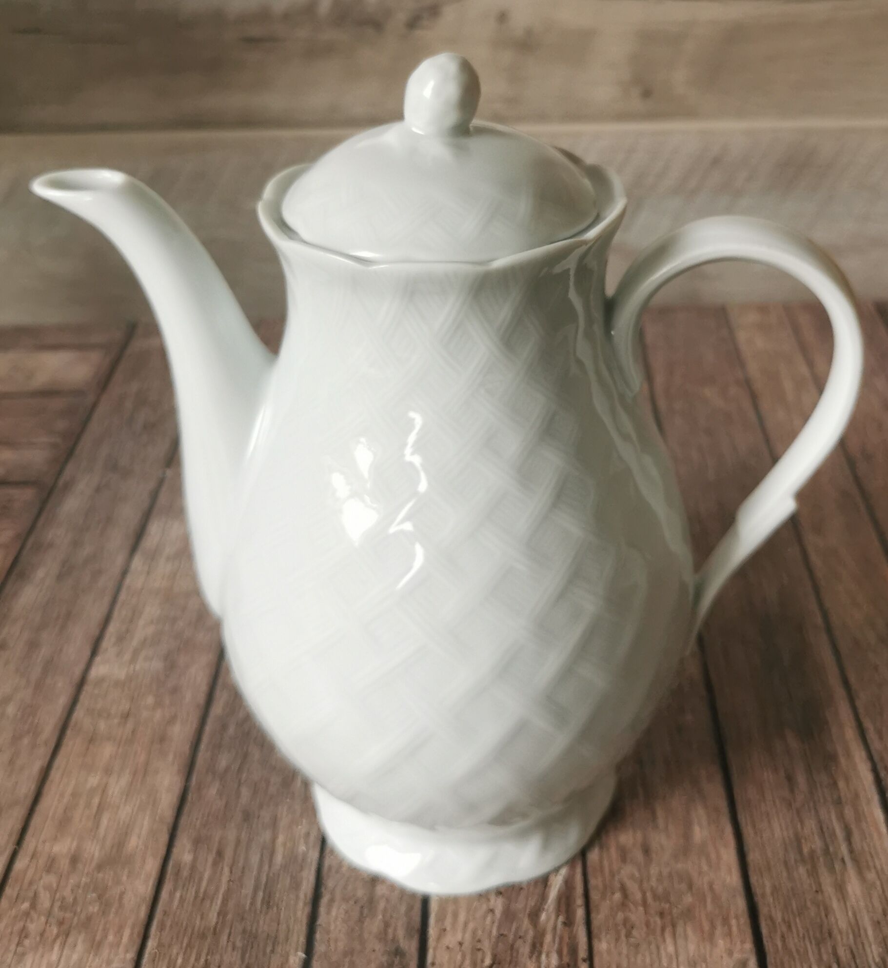 Porcelain teapot Bernardaud