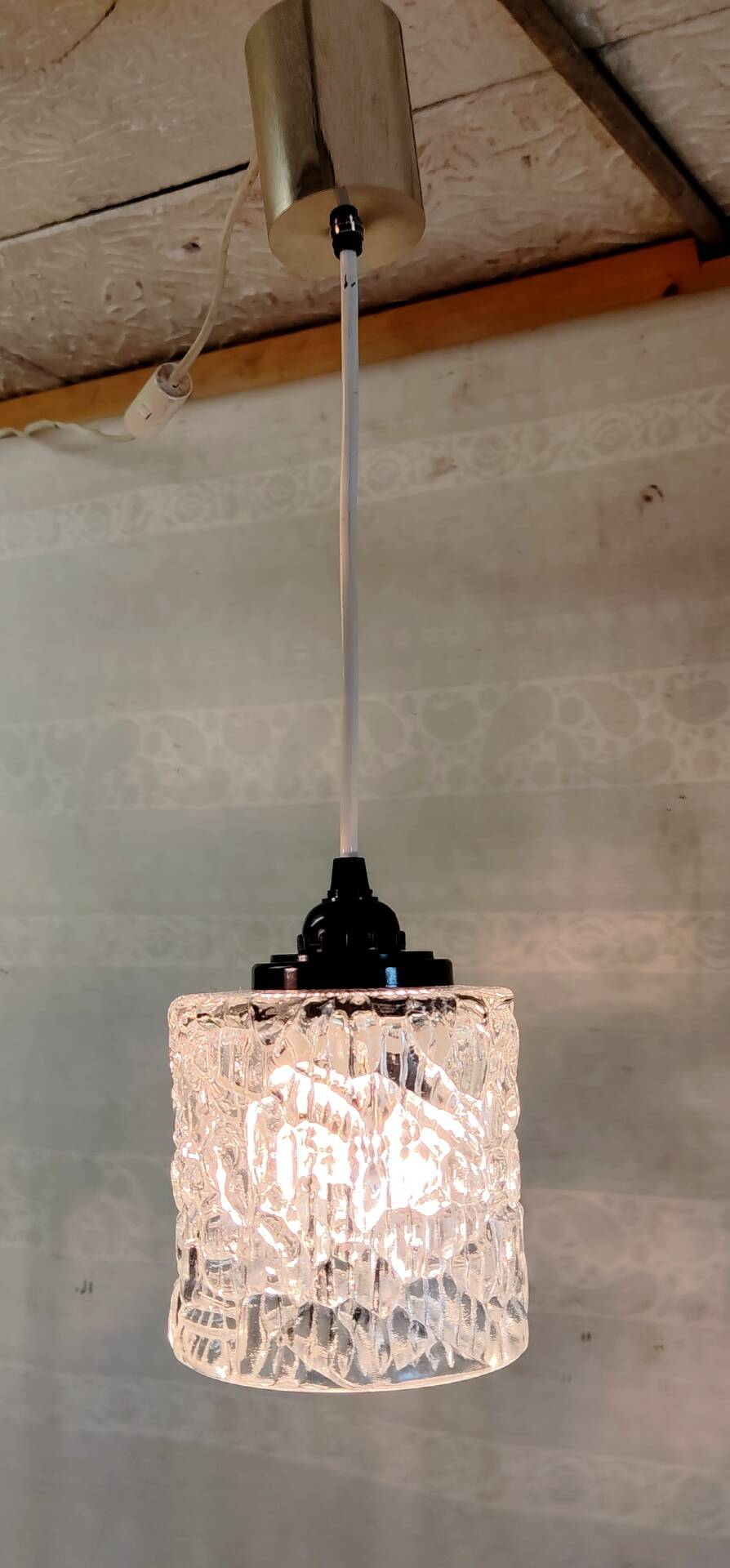 Paire de suspensions en verre holophane - mid. XXeme