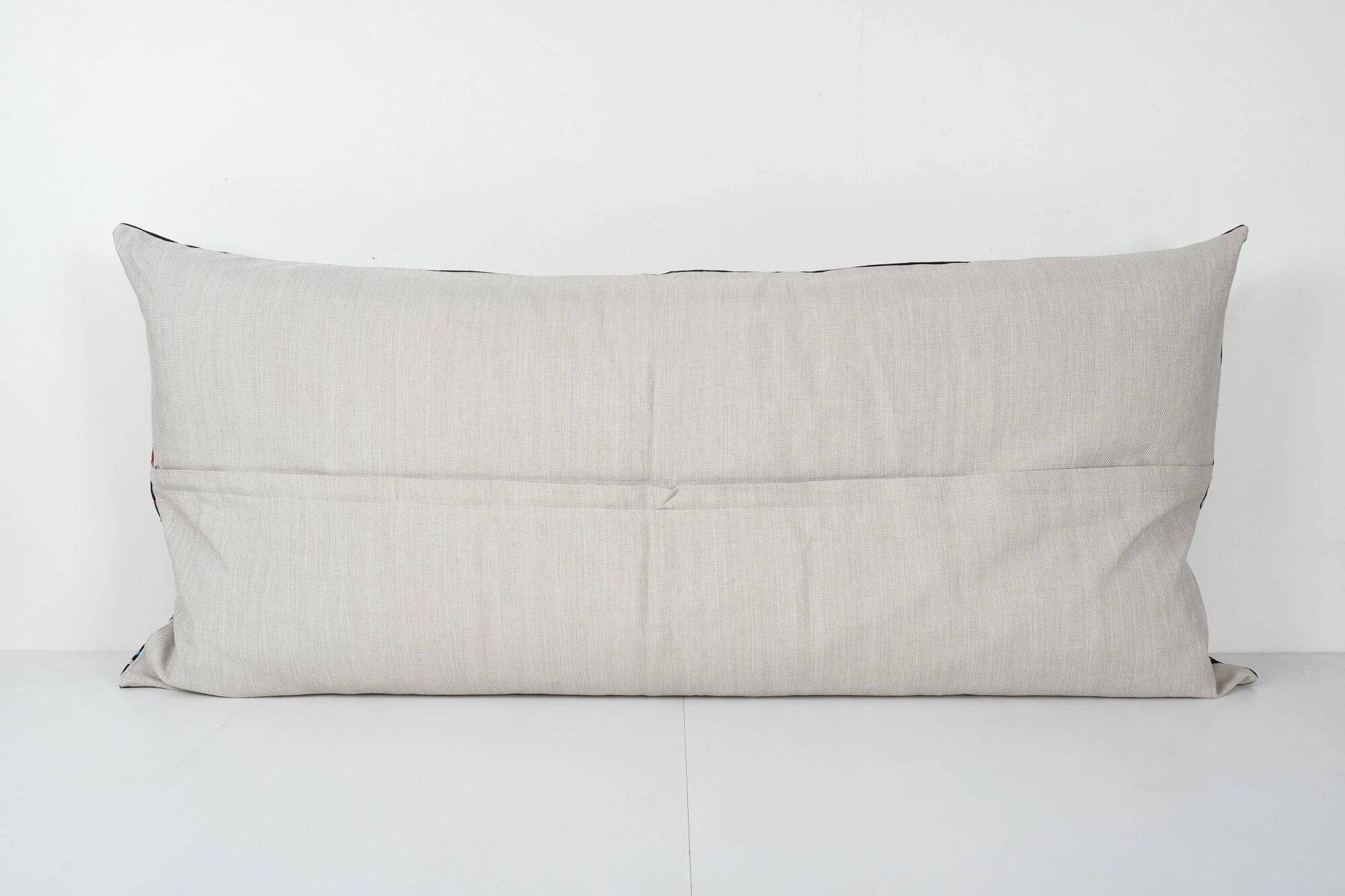 Housse de coussin brodée vintage 119x61 cm