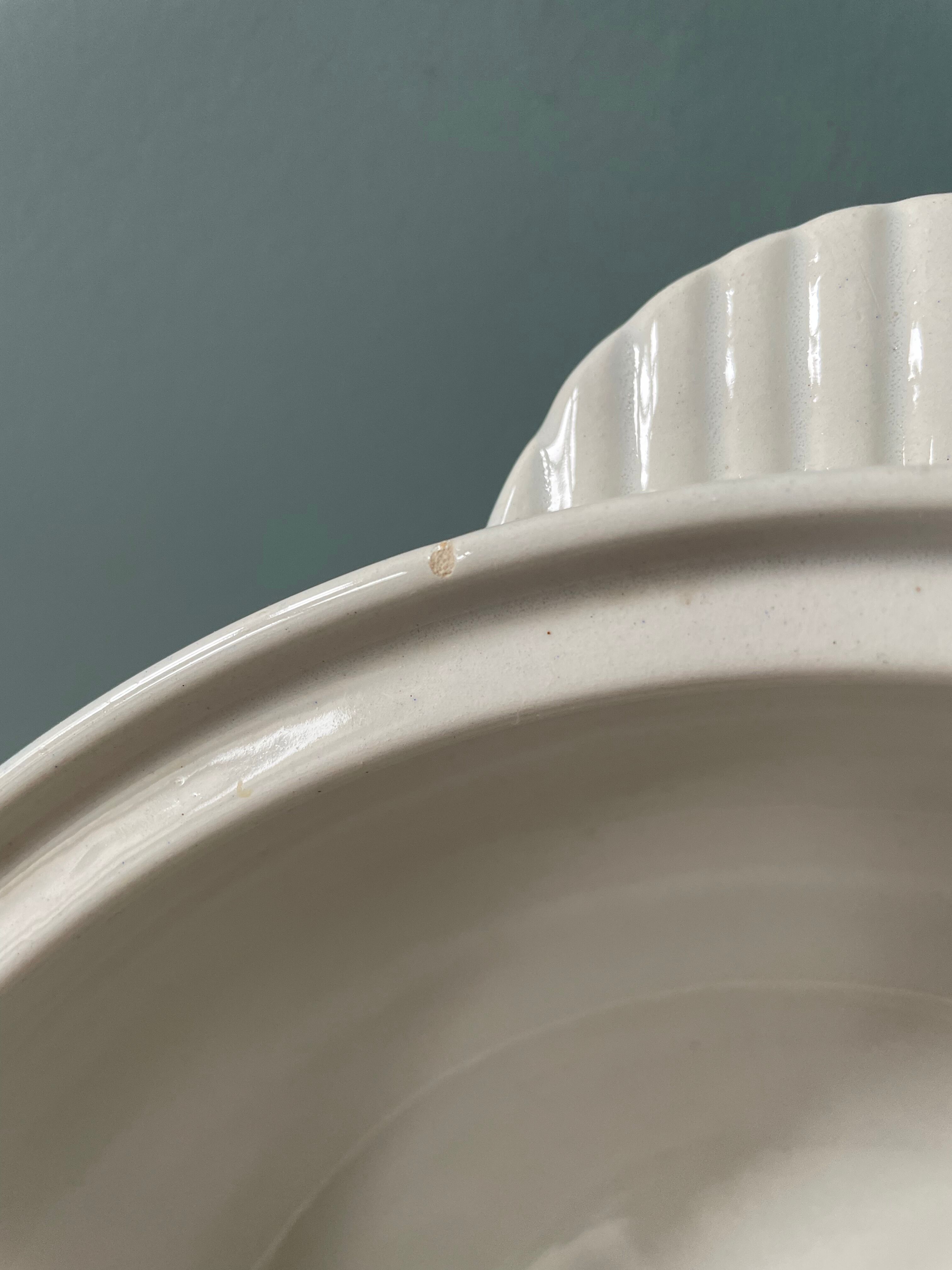 Gravy boat and tureen in half porcelain from Badonviller