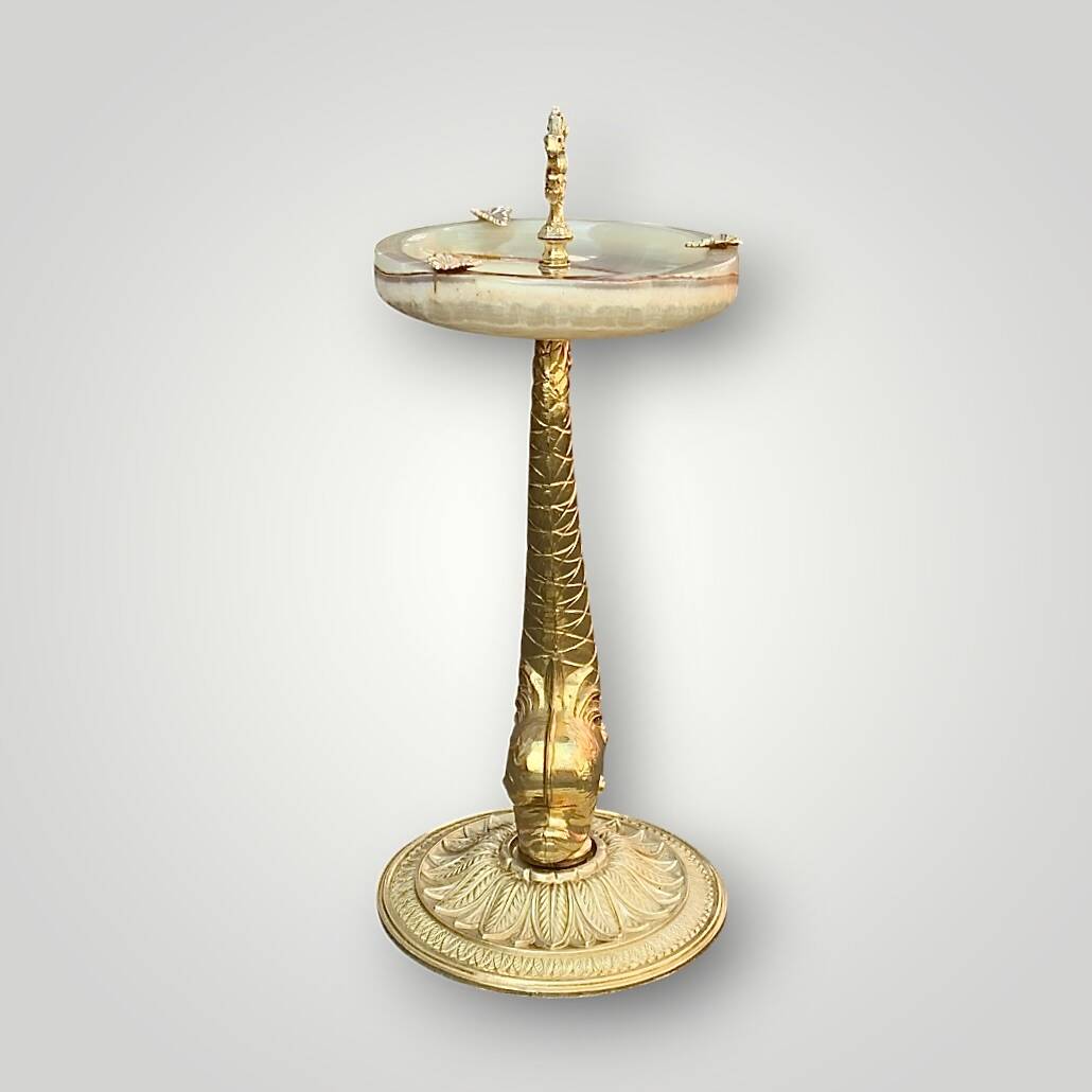 Antique fish ashtray on foot in gilded brass and onyx (4.464 kg)