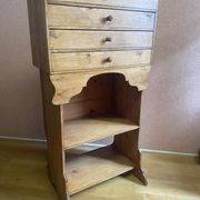 Dressoir en sapin, 4 tiroirs. Très bon état;