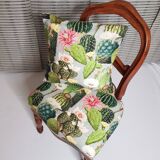 Ancienne chaise médaillon revisitée aux motifs de cactus
