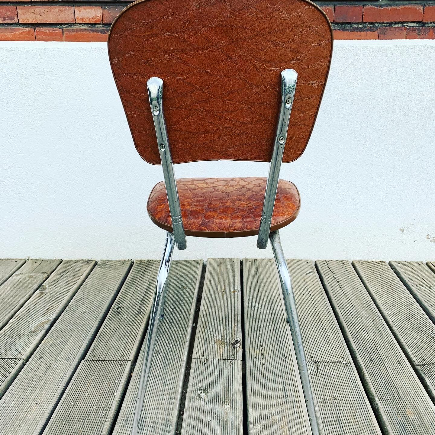 Lot of 4 chairs and 2 70s skai skai brown croc imitation stools