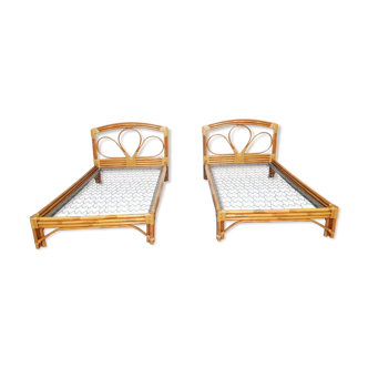2 beds in vintage rattan