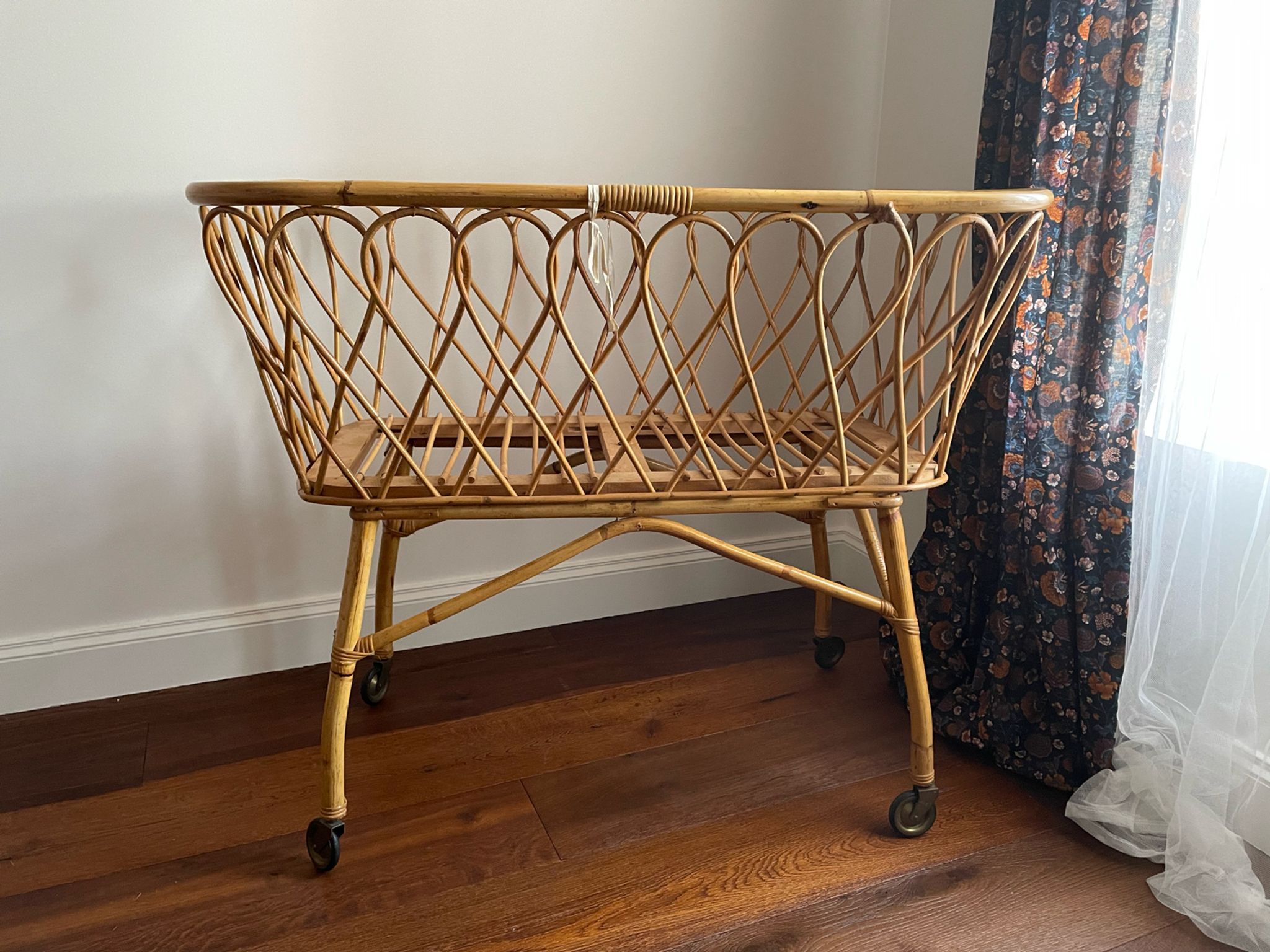 Berceau rotin vintage