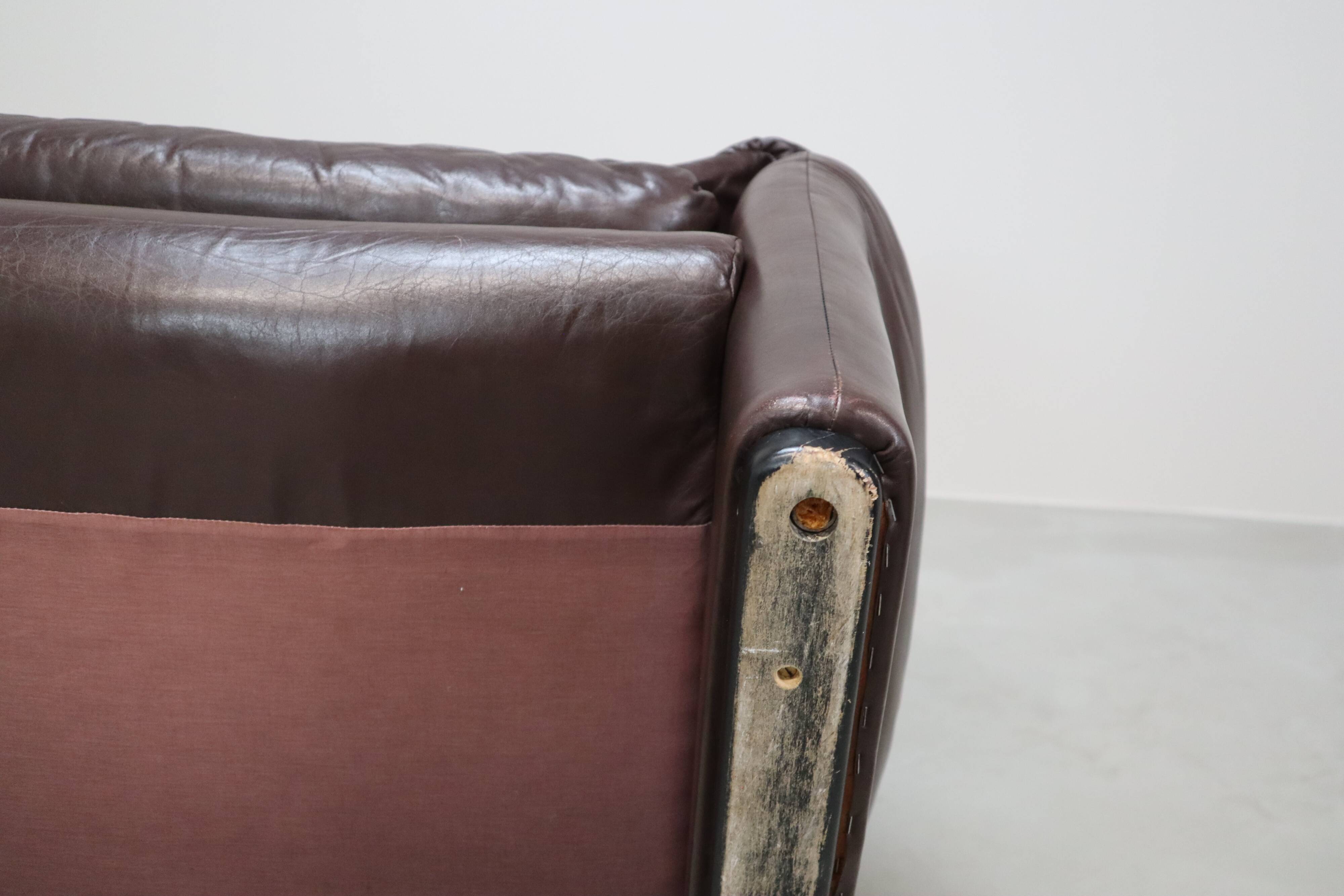 Pair of Maralunga leather armchairs by Vico Magistretti for Cassina, 1974