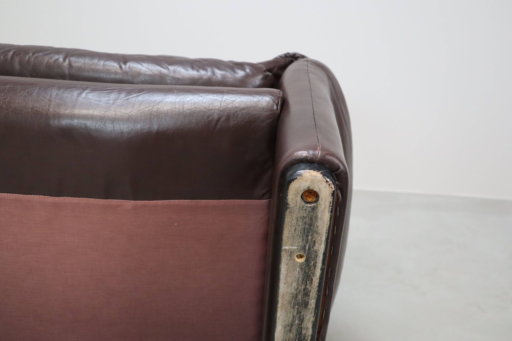 Pair of Maralunga leather armchairs by Vico Magistretti for Cassina, 1974