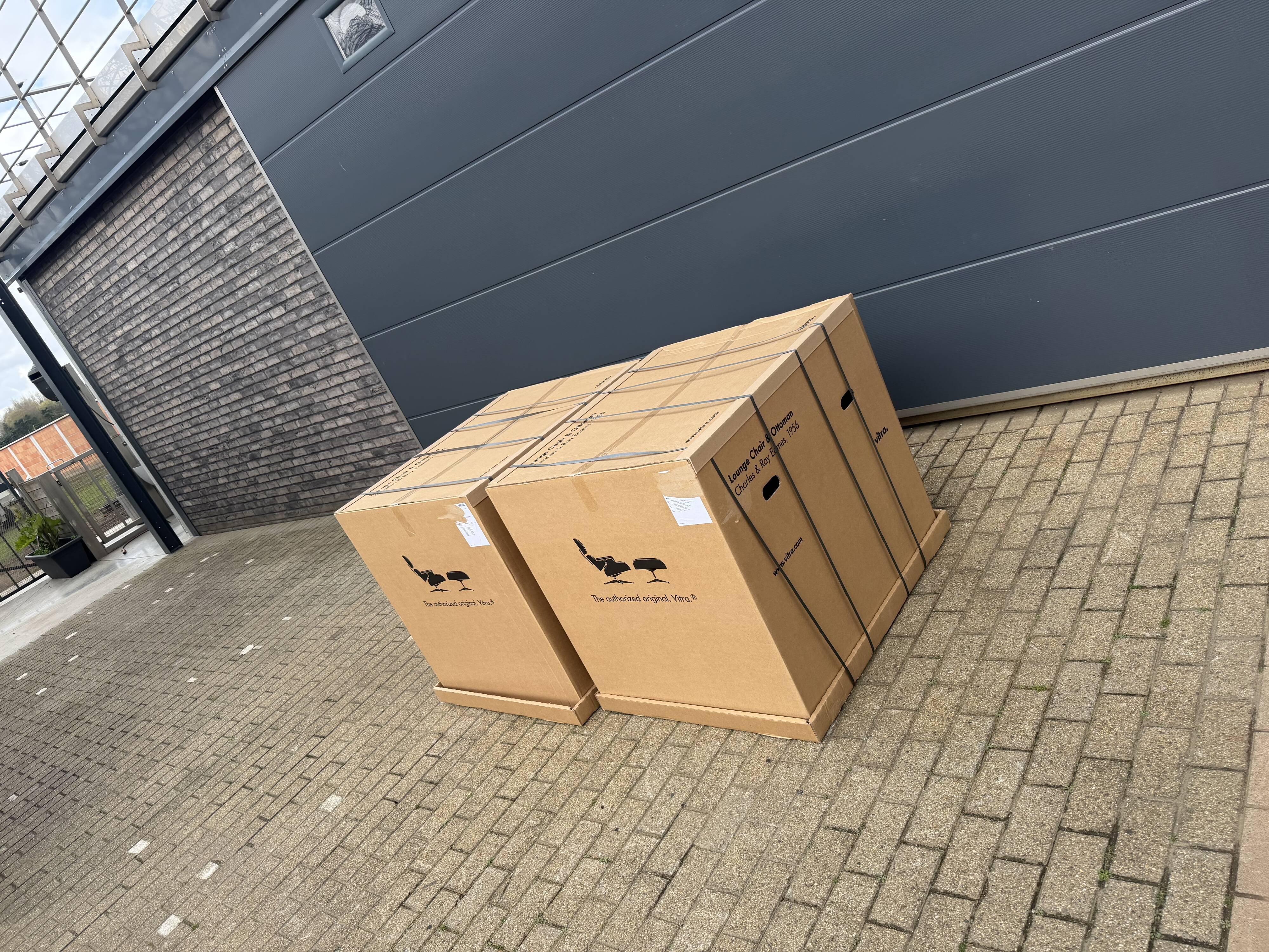 Vitra Eames Lounge Chair XL + Ottoman, Cognac leather & Santos Rosewood