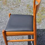 8 Scandinavian-style chairs