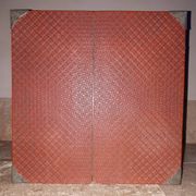 Japanese cabinet in cinnabar red lacquer, Japan Meiji era