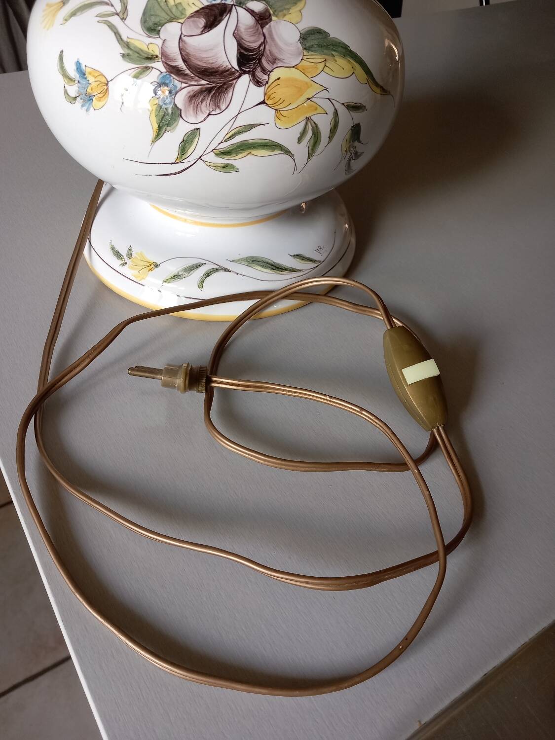 Lampe ancienne en faïence d'art de Rodez