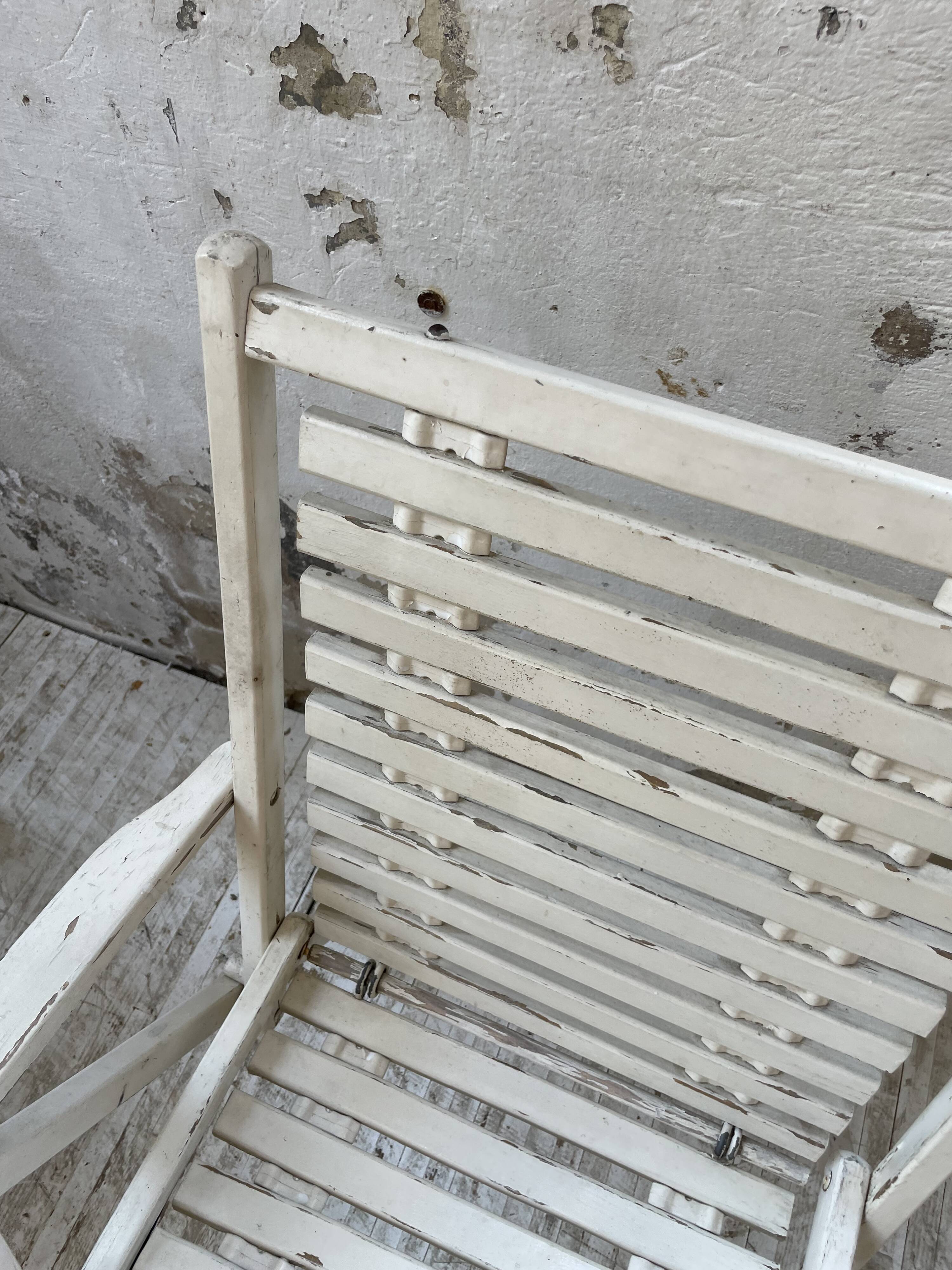 4 white wooden garden chairs