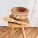 Mortier et pilon en bois vintage