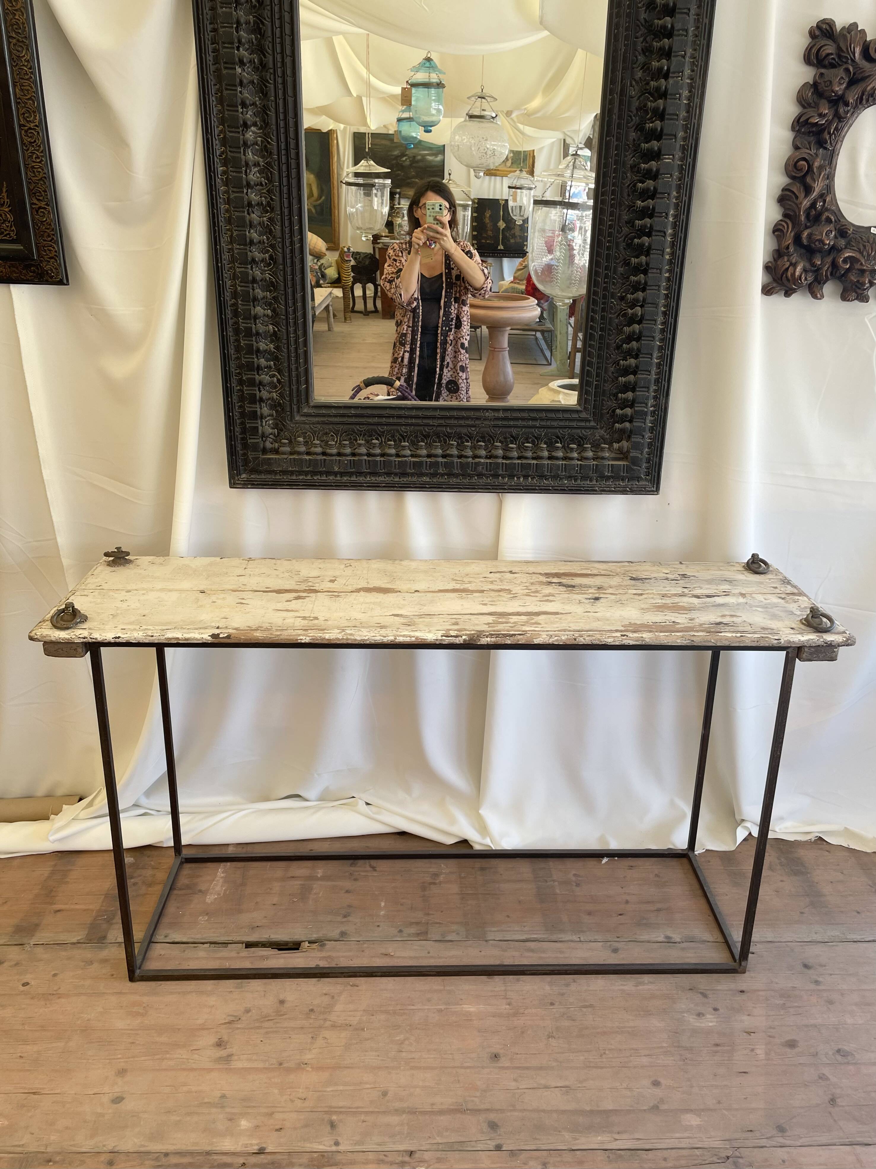Console in white lacquered teak