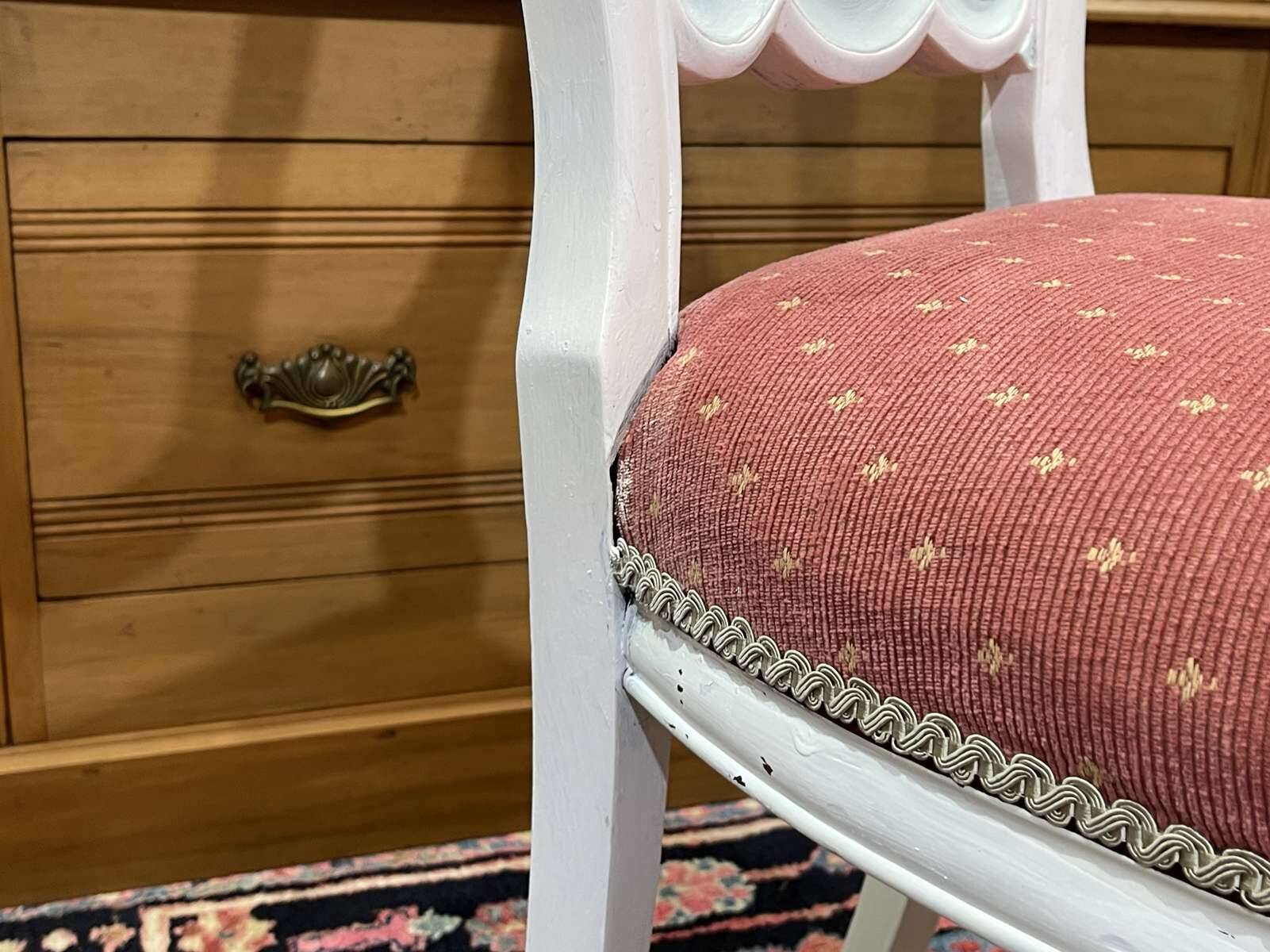 Set of 6 English Victorian style mahogany chairs.