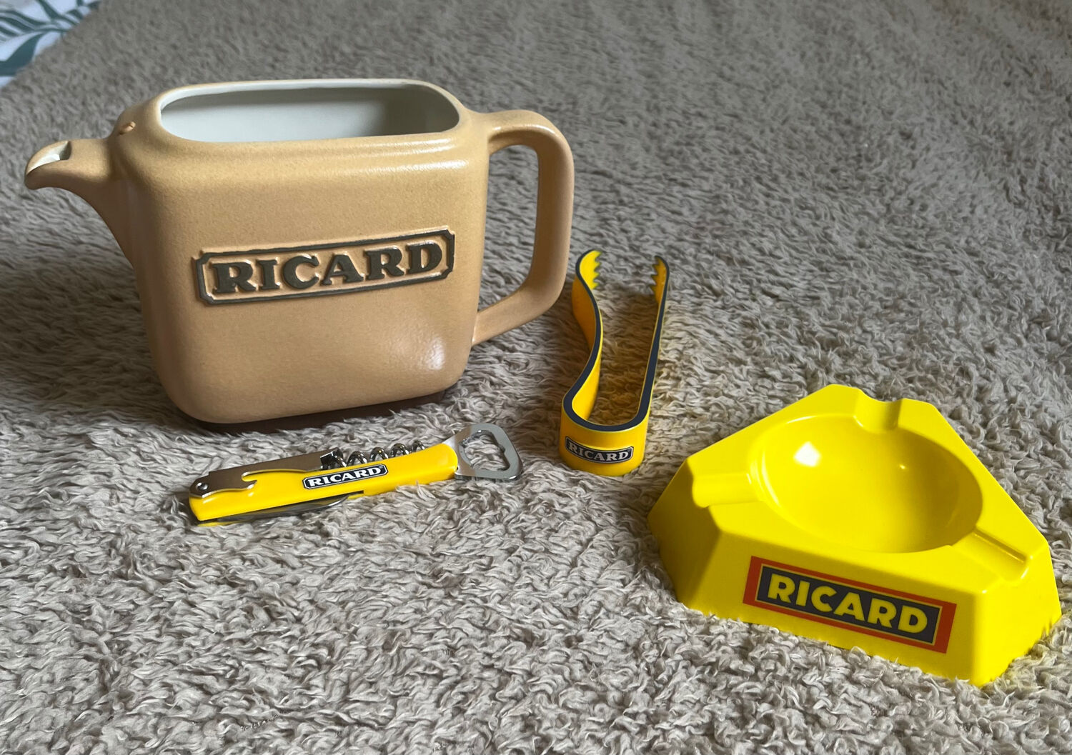 Ricard carafe and accessories