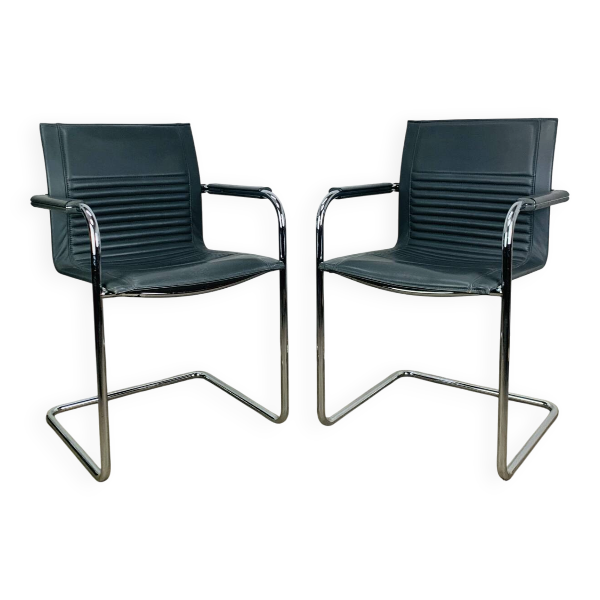 Pair of Dialog armchairs by Walter Knoll for Art Collection, leather