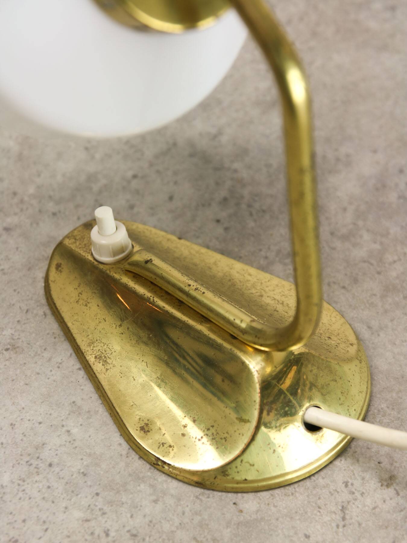 Mid-Century Italian Brass and Opaline Table Lamp