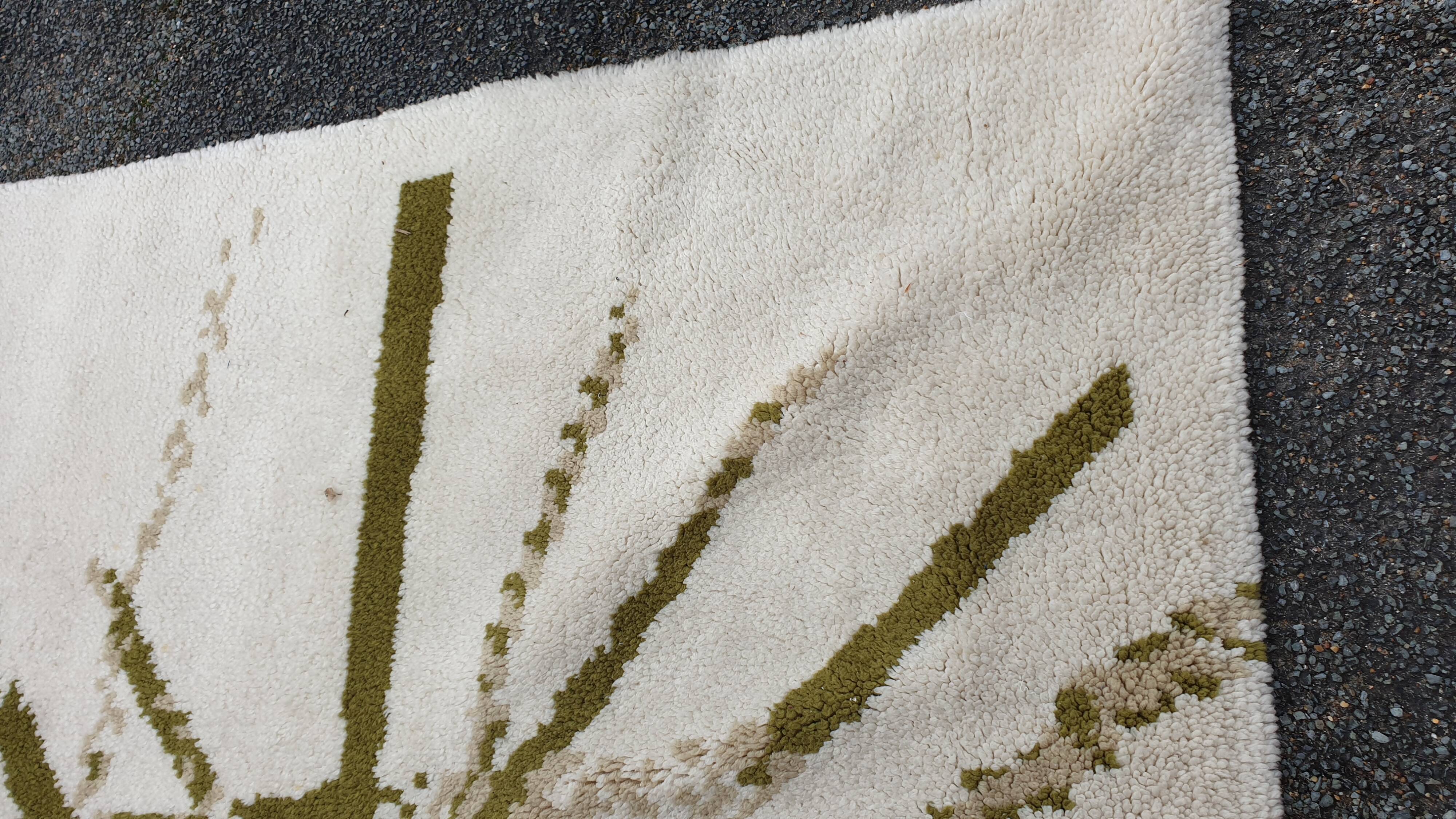 Curly wool design rug