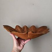 Vide poche coquillage en bois sculpté