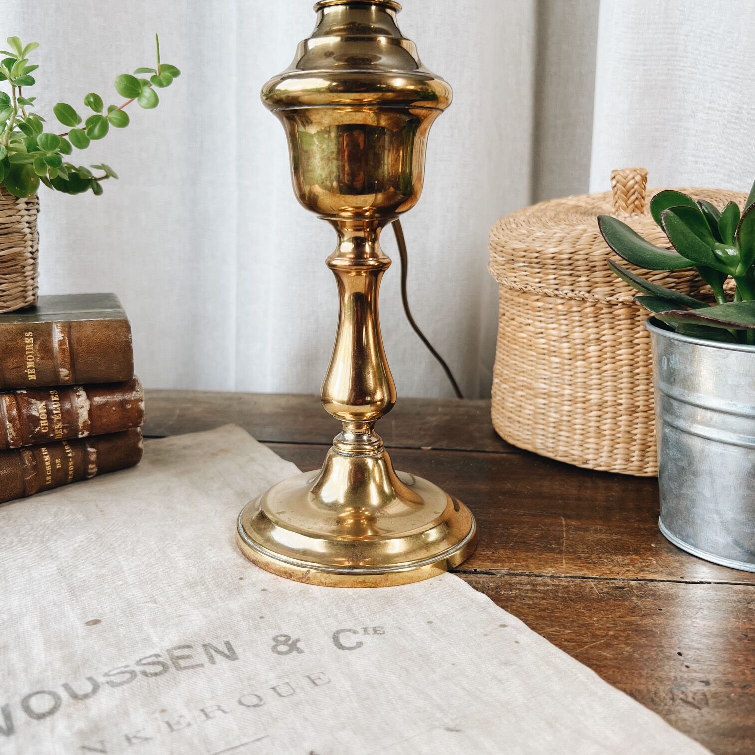 Lampe avec pied en laiton “Gardon”