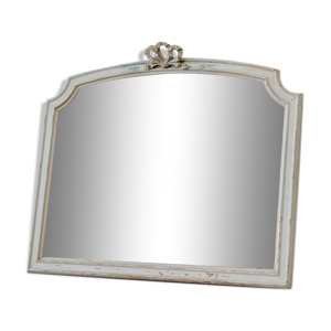 Miroir ancien ornementé gris,