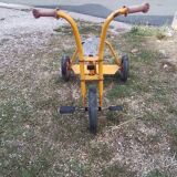 Tricycle des cours de récréation des années 70