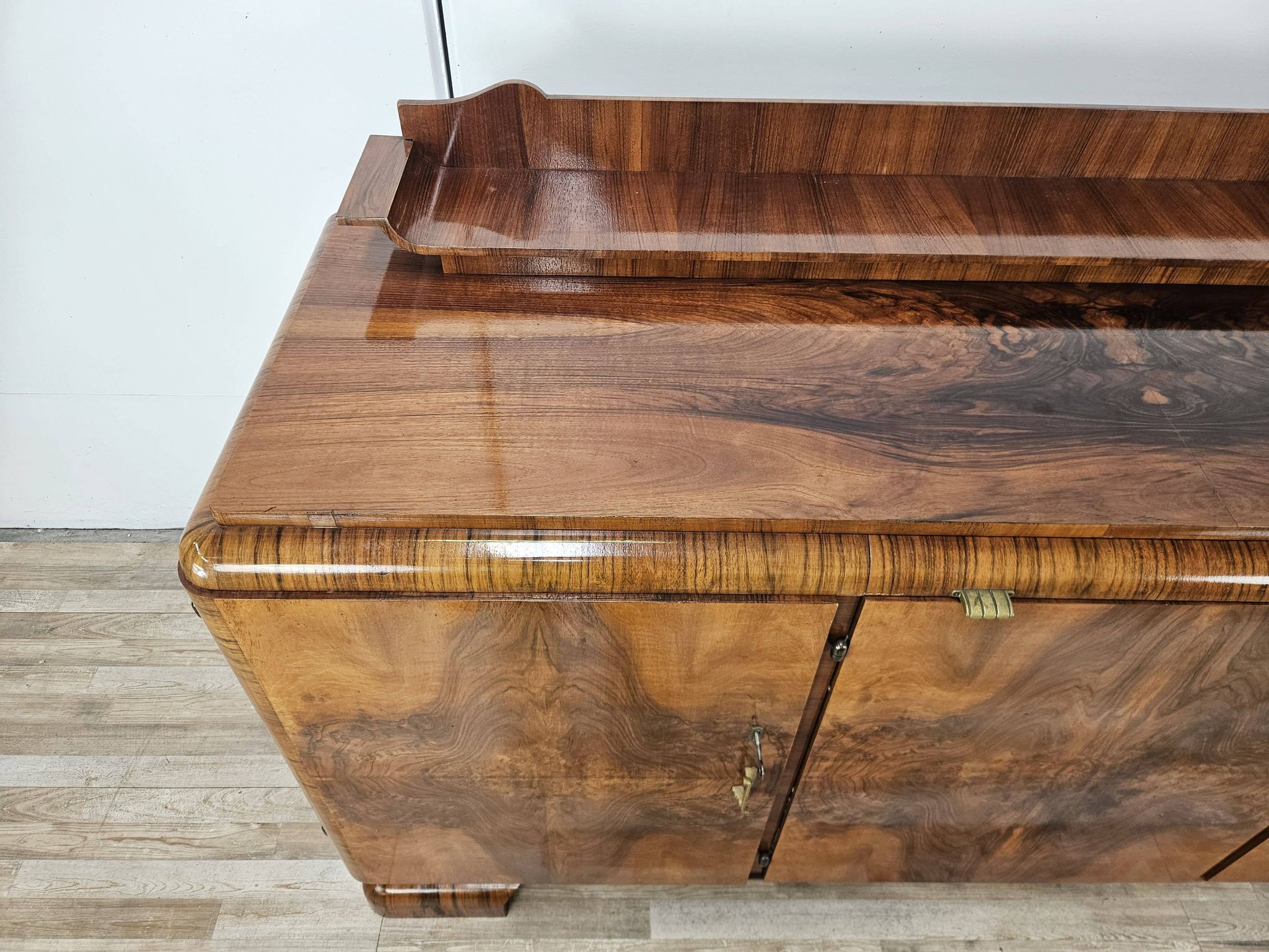 French Art Decò sideboard in walnut, 1940
