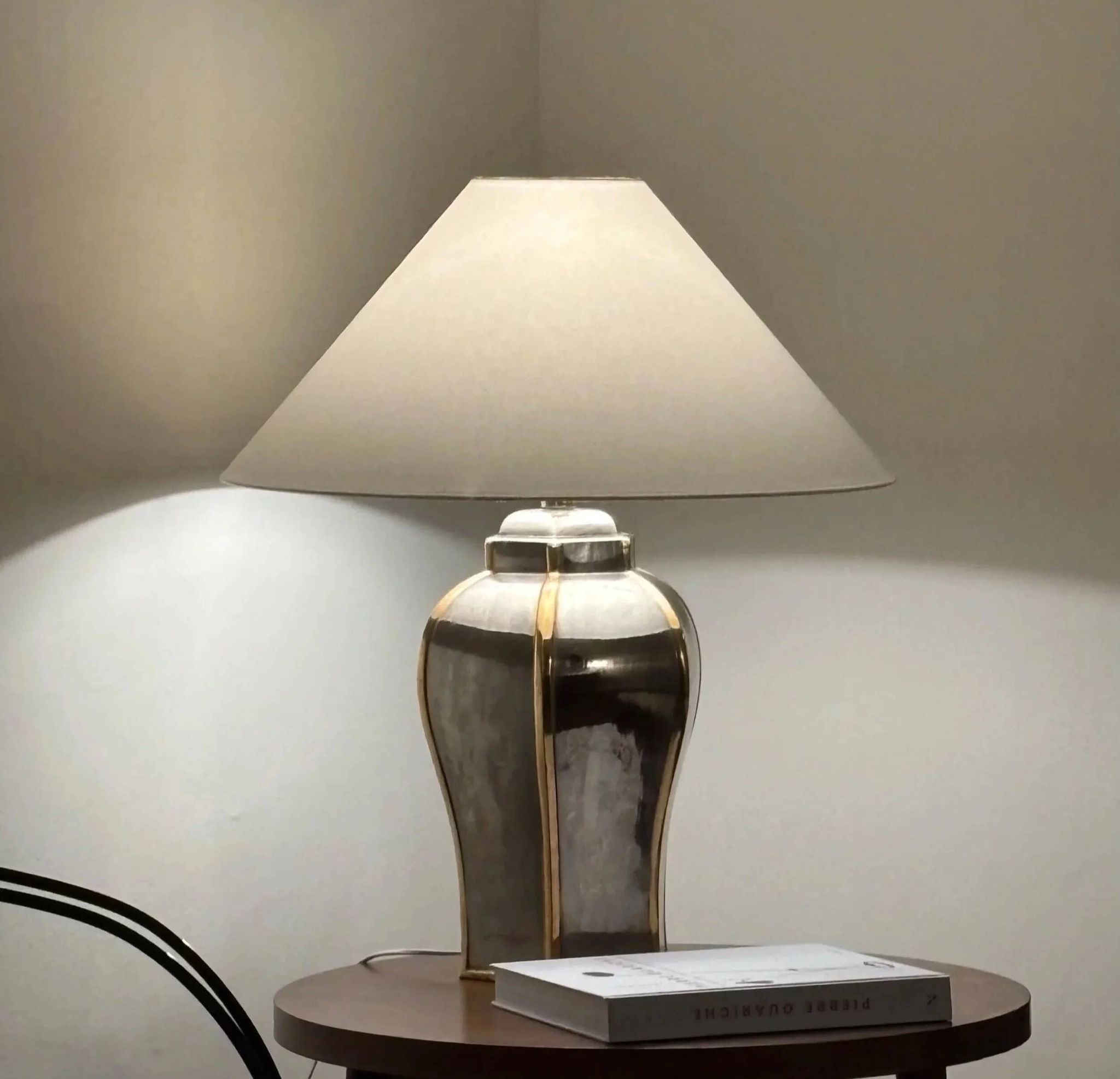 Lampe de table balustre française