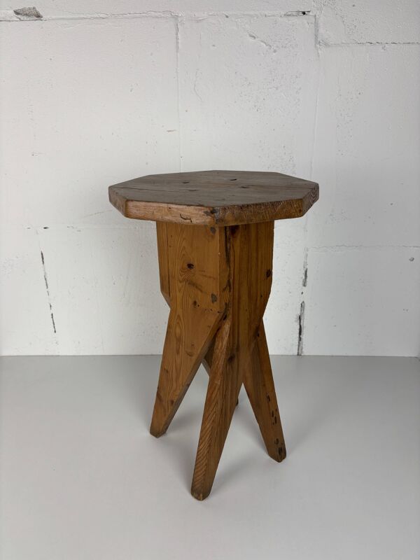 Tabouret artisanal rustique brutaliste du milieu du siècle, France 1960
