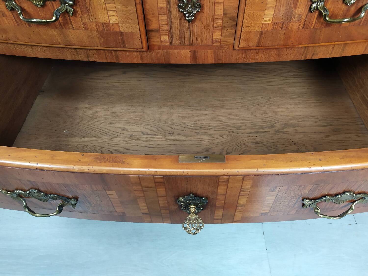Commode de style marqueterie
