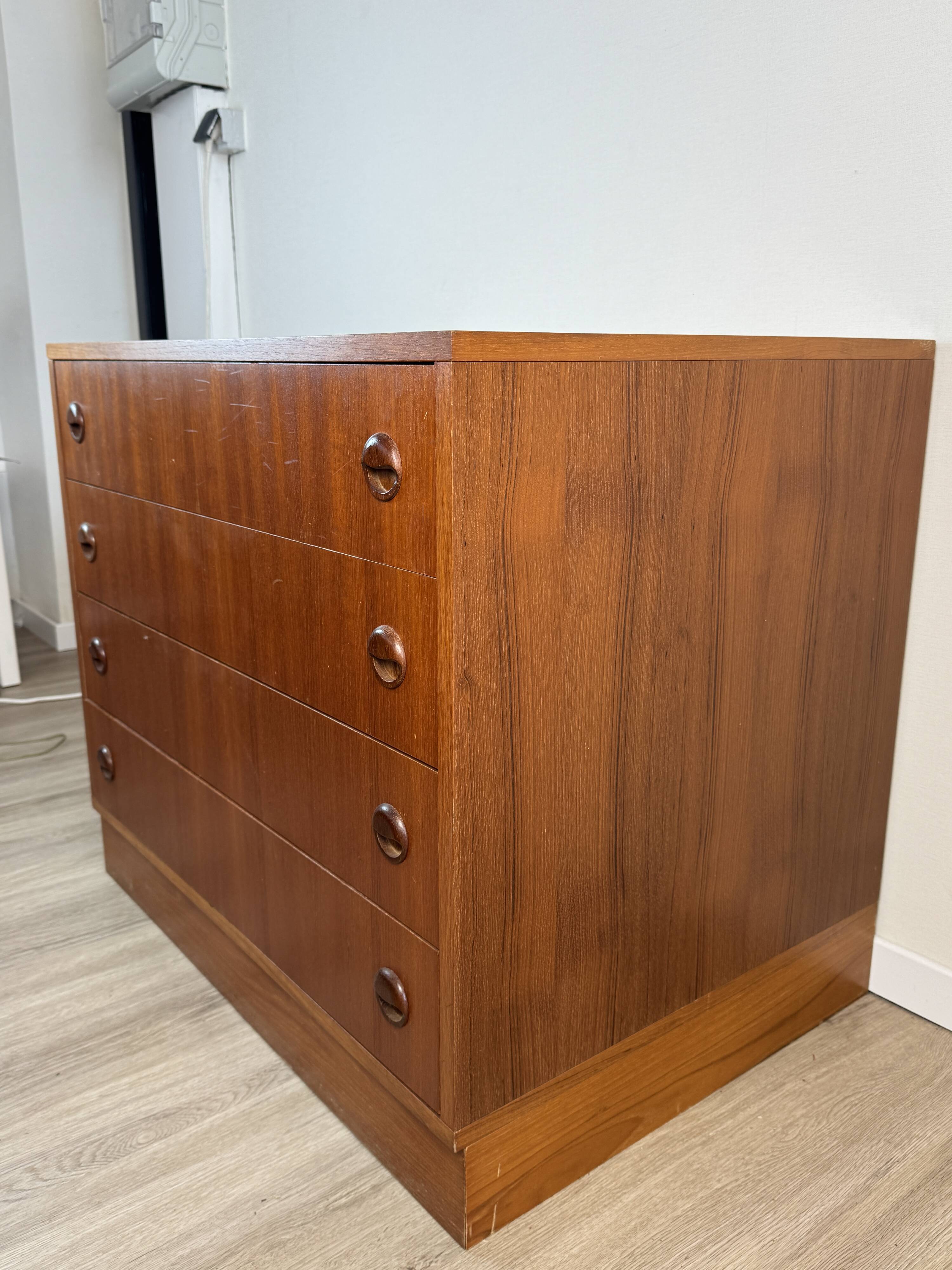Commode 4 tiroirs teck — années 60/70