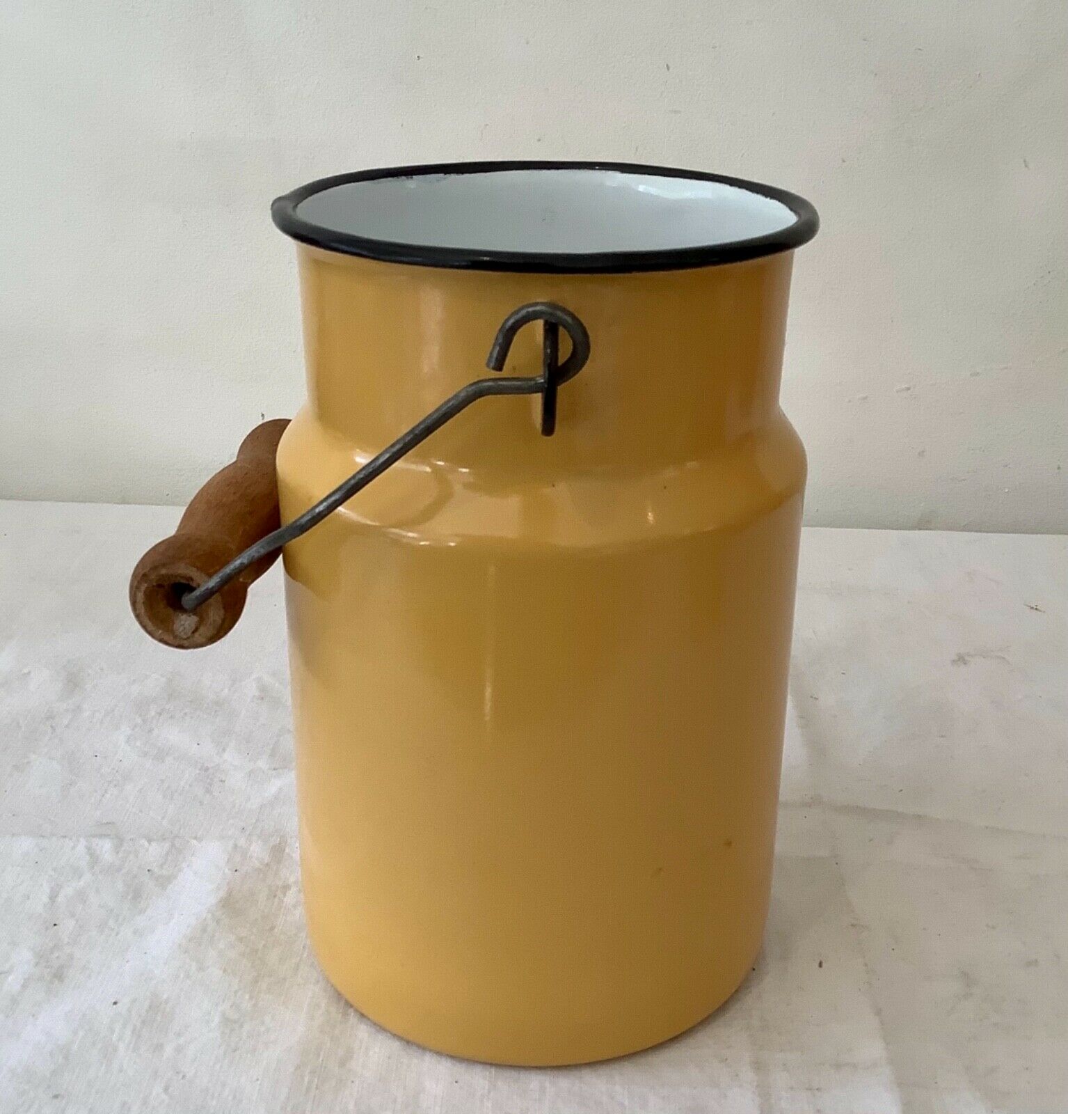 Vintage 1950 yellow enamelled milk pot