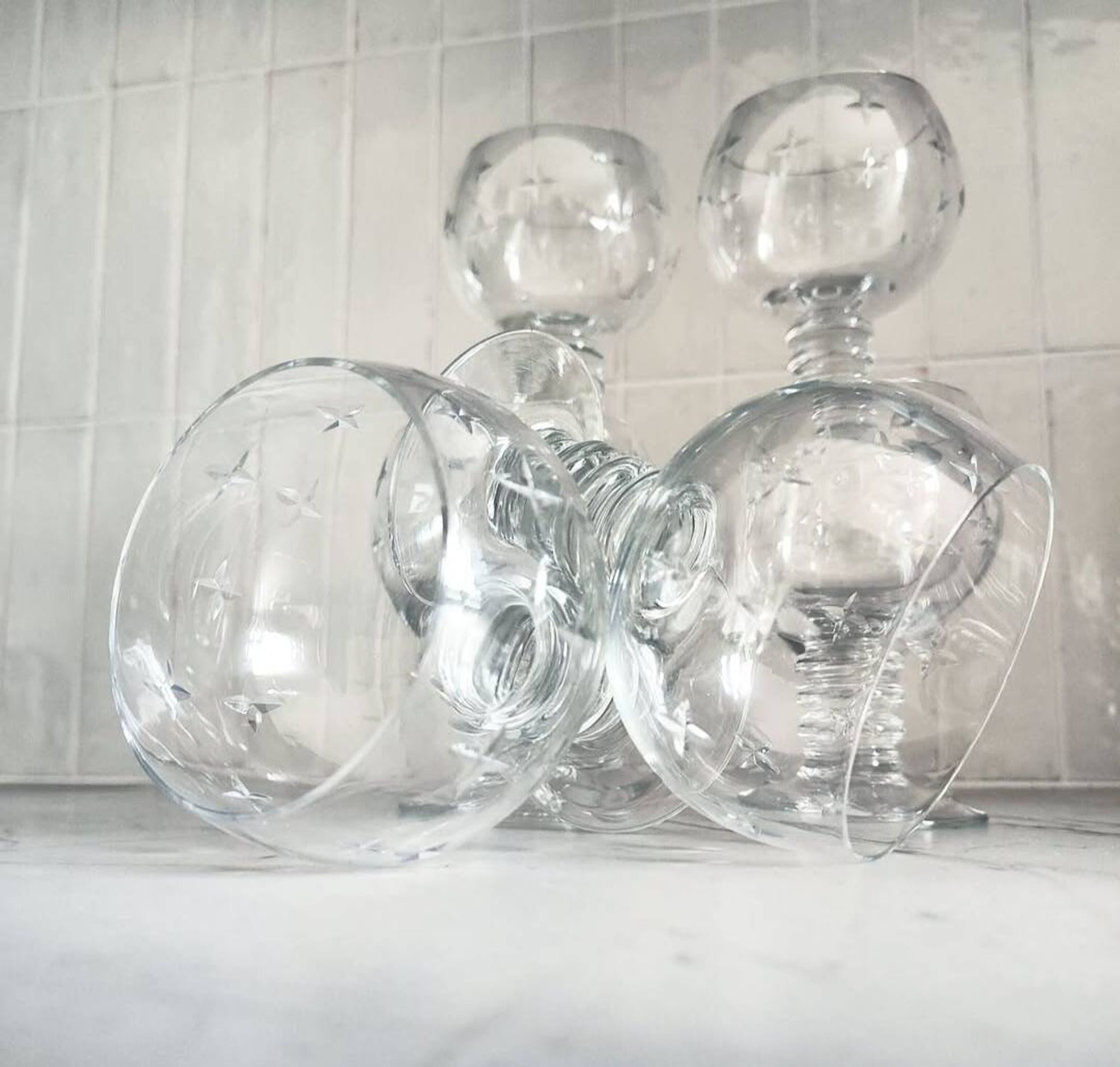 Set of 8 wine glasses