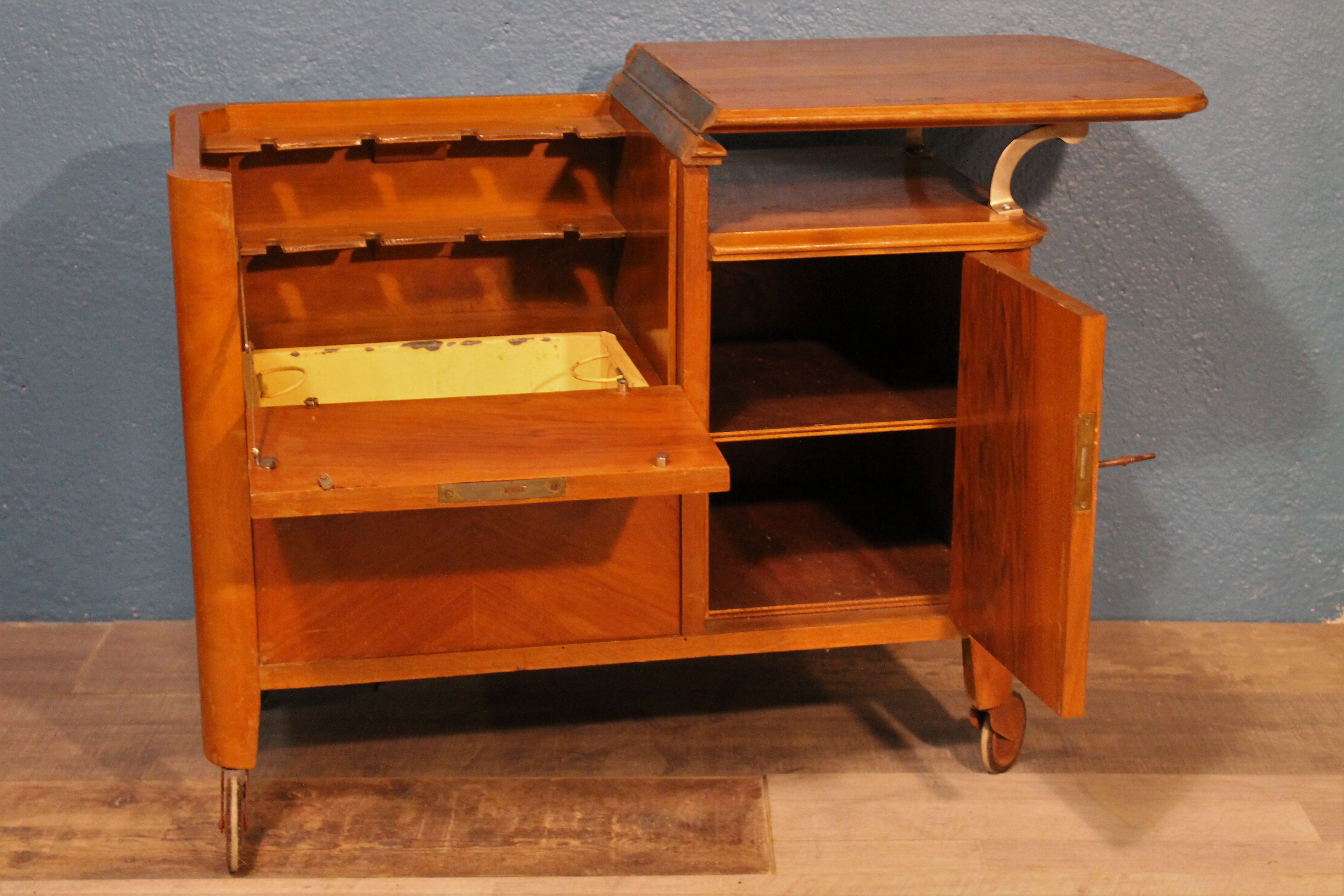 Trolley bar service art deco 1930